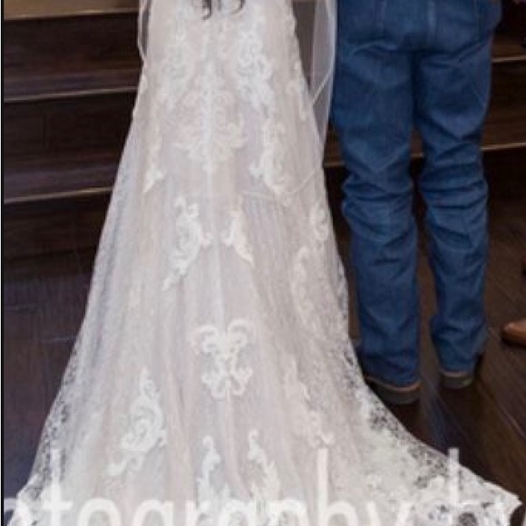 Gorgeous Maggie Soterro Wedding Dress - Picture 8 of 8